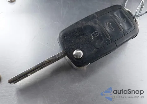 2009 Volkswagen New Beetle 2.5L from USA, damaged, VIN 3VWRW31C19M501227